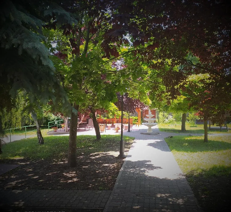 Bacchus Panzio Bed & Breakfast Eger